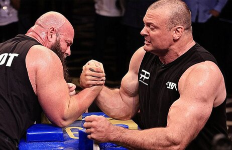 devon-larratt-arm-wrestling-match.jpg