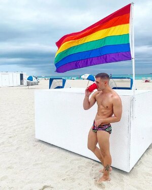 13. EwUHaJsWQAA_9Md.jpg