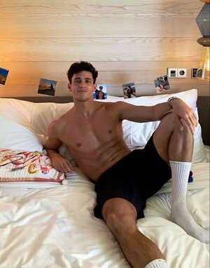 loren hale _ addicted.jpeg