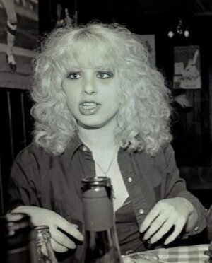 nancy-spungen-v0-hgoow6kkf7bb1.jpg