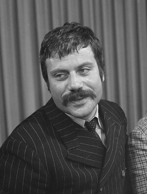 Oliver_Reed_1968_recropped.jpg