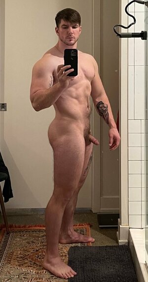 hot man 14, @GottaGottaBDown on twitter.jpg