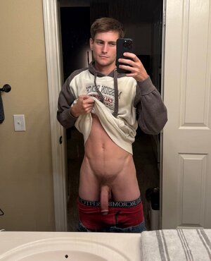 Trevor Harris Gu8vq28WgAAc55h.jpg