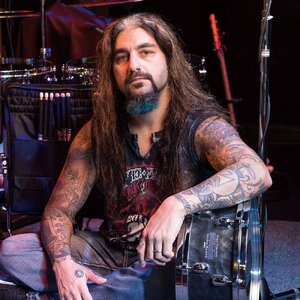 a_main_MikePortnoy.jpg