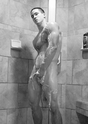 showerbnwcvrdpg3.jpg