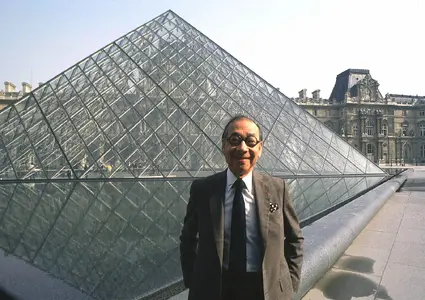 Pei-IM-front-pyramid-Louvre-Museum-France-1989.webp