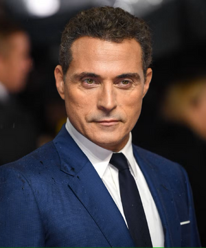 Rufus_Sewell_(cropped).png