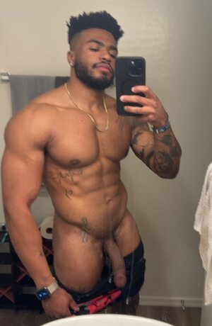 hot man 04, @JayFit23 on Twitter, gorgeous black hunk.jpg