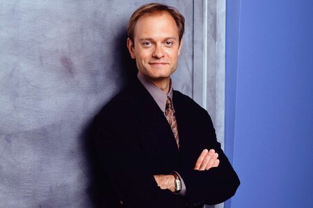 David-Hyde-Pierce-Frasier-121123-1ff50d6305b74fc2b0f12a15c1ce65f4.jpg