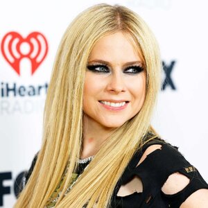 avril-lavigne-051524-1-9a7e45abe8a04077a20dab911bd48072.jpg
