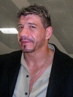 Eddie_Guerrero_2004.jpg