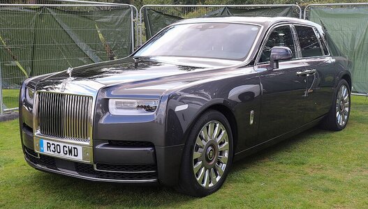 2019_Rolls-Royce_Phantom_V12_Automatic_6.75.jpg