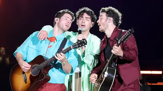 jonas-brothers.webp