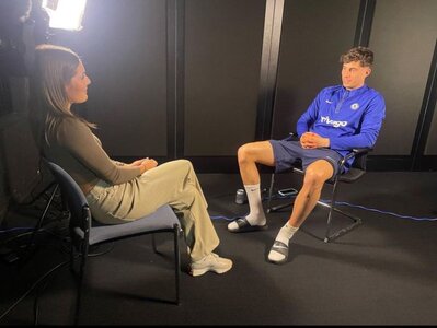 oliviabuzaglo (Instagram).jpeg