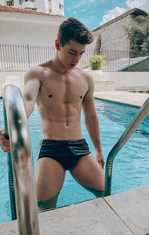 Tumblr_l_61439821307439.jpg