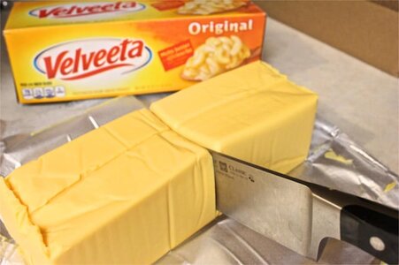 what-does-velveeta-cheese-taste-like-v0-31jkgovj6ote1.jpg