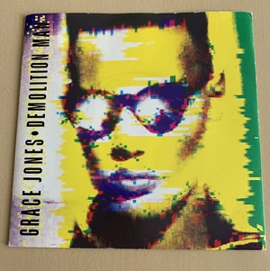 GRACE-JONES-Demolition-Man-1981-UK-7-Vinyl.webp
