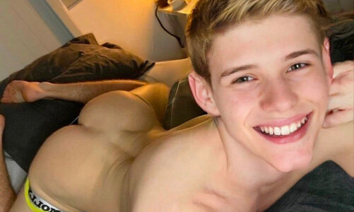 Banner-Gay-boys-gay-guys-Gay-proud-1024x614.jpg