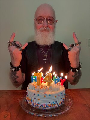 “thanks for all the love you mean the world to me”🤘🏻😈🎤🔊🎂#heavymetal #ink #birthday #blesse.jpg