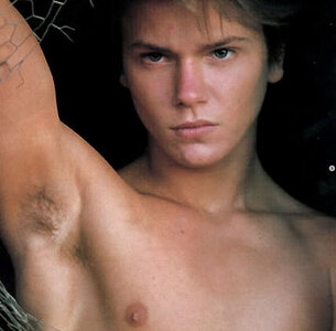 River_Phoenix (2).jpg