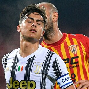 Paulo Dybala (Juventus) & Pasquale Schiattarella (Benevento Calcio) [2].jpeg