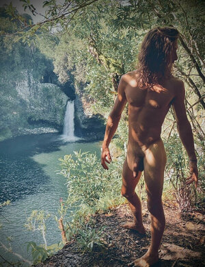 Natural long hair and an intact schlongâ¦. A perfect combination.jpg