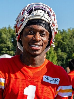 Xavier_Worthy_Chiefs_Training_Camp_2025_(cropped).jpg