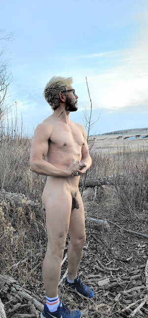male_nude_in_the_wilderness_by_syomassol_dh59qs2-pre.jpg