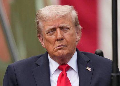 the-right-side-of-trumps-face-visibly-drooping-during-a-9-v0-r58wm2u9glof1.jpg