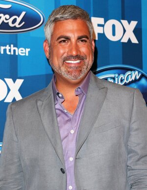 Taylor-hicks-american-idol-finale-for-the-farewell-season-01.jpg
