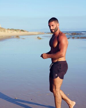 15 FihV5oLX0AI9Lrl.jpg