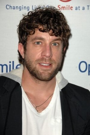 bigstock-Elliott-Yamin-at-Operation-Sm-58009727-400x600.jpg