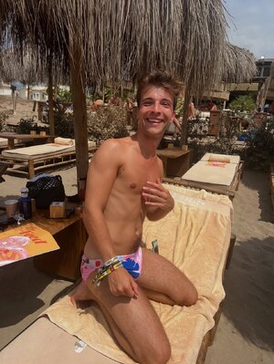 Living for the hope of it all ever since this august started but this august is slipped away i...jpg