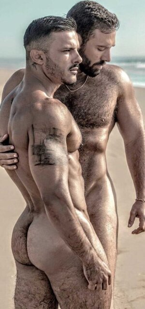 Nude-men-together-gay-friendly-6-WEB-722x1536.thumb.jpg.c485e510c688308c1eeb39eaa16d3b81.jpg