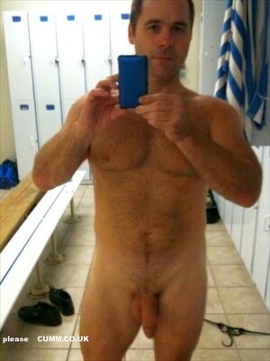 locker-room-selfie-daddy-dick.jpg