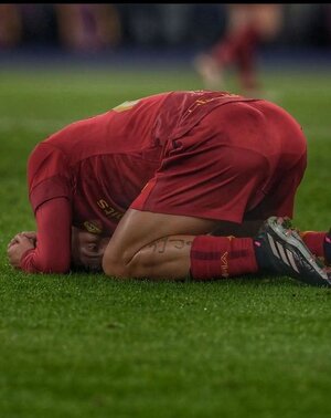 المهاجم دخل انفراد وخلاص هيسجل 🤯  _ . ديبالا على خط ال18 _.jpg