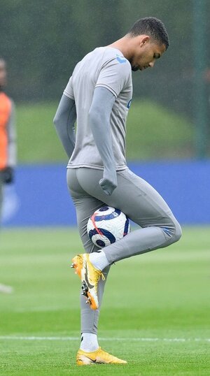 Mason Holgate (Everton FC) [2].jpeg