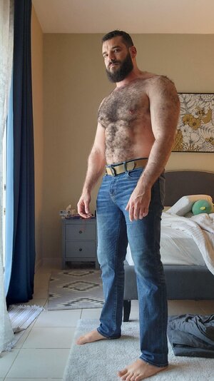 bearded-vs-beardless-v0-uj9n90mne7se1.jpg