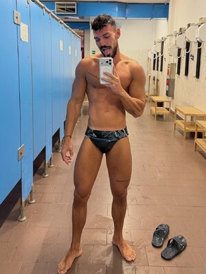 🏊_♂️ #swim #swimming #pool #swimpool #motivation #fitnesslife #fit.jpg