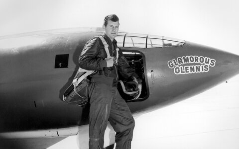 1920px-Chuck_Yeager.jpg