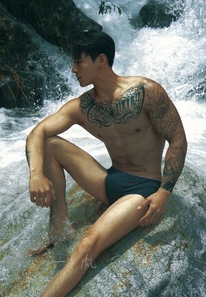 Tumblr_l_838645937121805.jpg