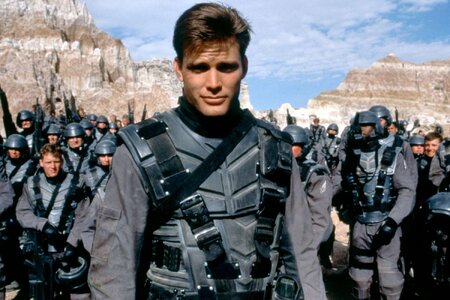 Casper-Van-Dien-Starship-Troopers-112024-2-40a5cd6e02b54958ba07860b5345f145.jpg