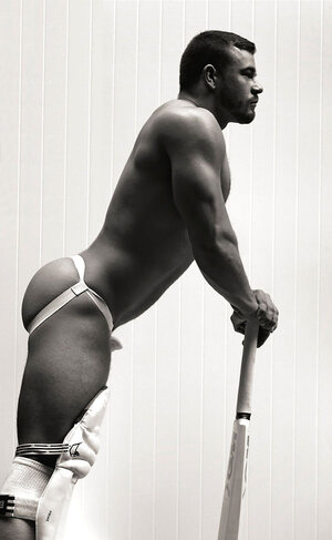 uncut-muscle-bear-Jacob-Hoxsey-12.jpg