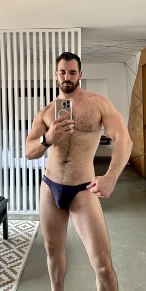Thick Macho 123490441.jpg
