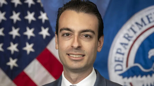 Paul_Ingrassia_official_portrait.jpg Paul_Ingrassia_official_portrait.jpg