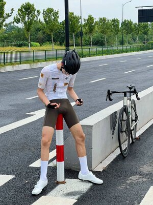c2efcdae-cd0d-4c1b-893a-1f90bfab7ca7.jpeg