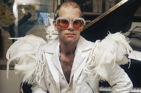 elton-john-style-gallery-2017-billboard-1548.webp