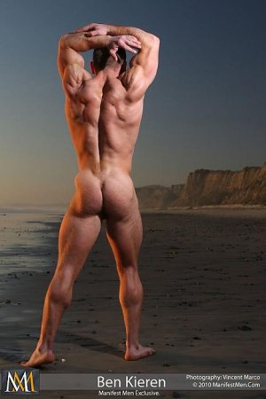 ben-kieren_beach_manifest-men_04.jpg