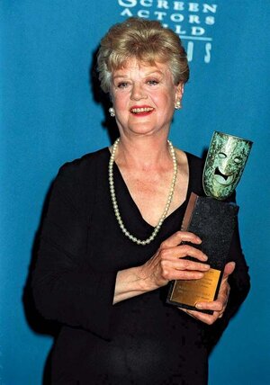 Angela-Lansbury-lifetime-achievement-award-Screen-Actors-1997.jpg
