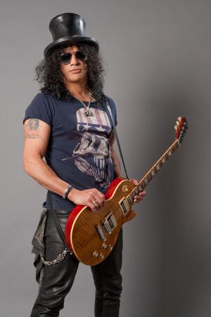 Slash-Saul-Hudson-guitarist-Guns-N-Roses-2012.jpg